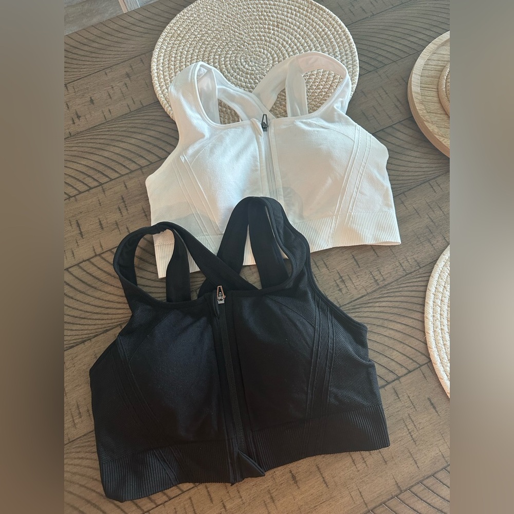 2 pack Avia zip up sports bra size large